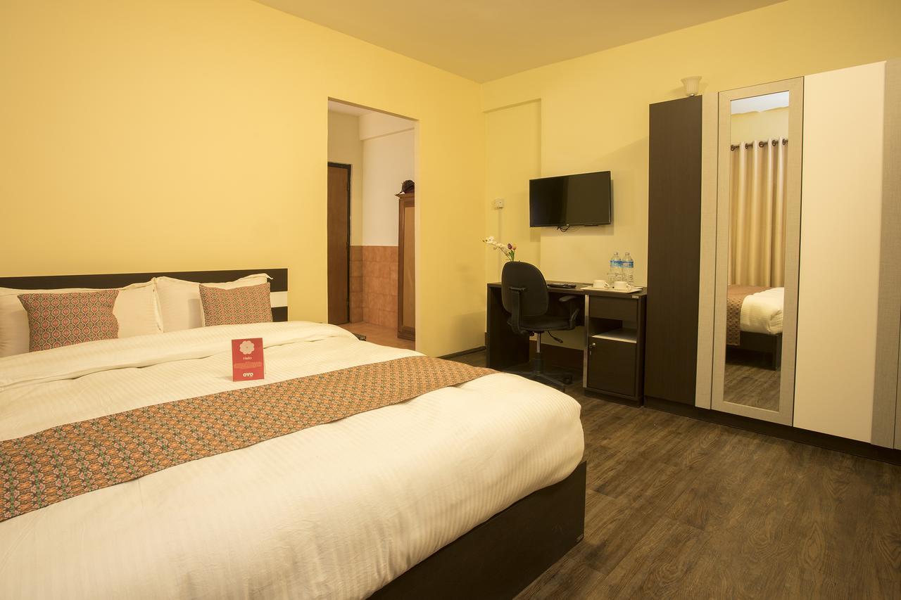 Oyo 131 Hotel Milarepa Катманду Екстер'єр фото